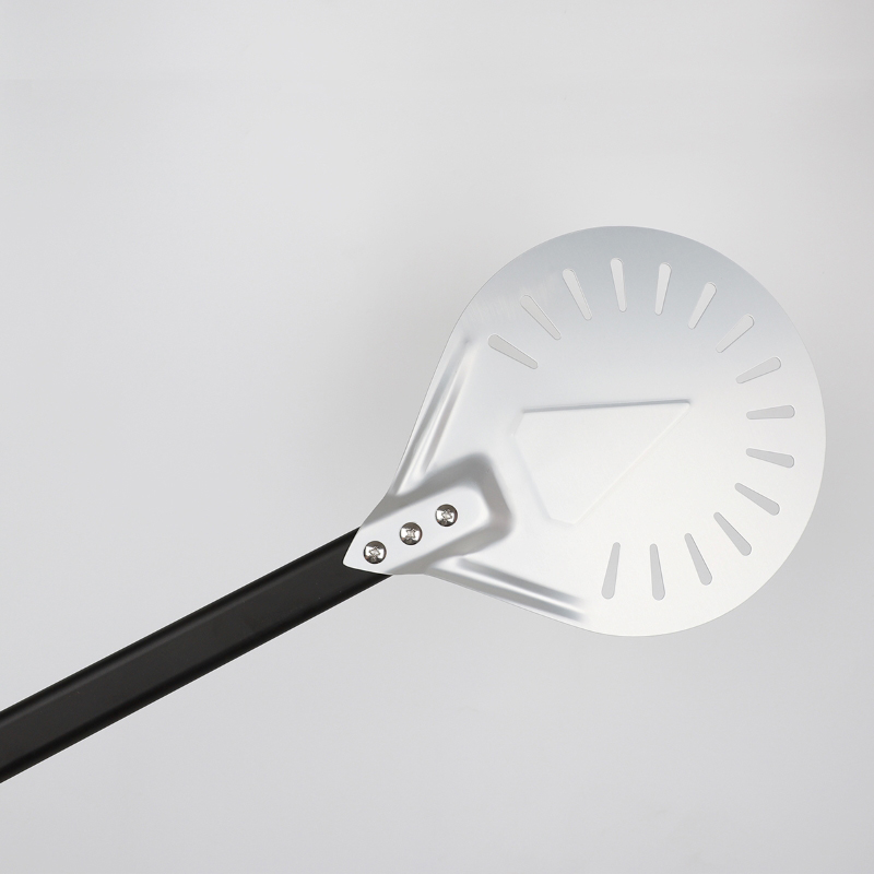 Detachable pizza turner1.jpg